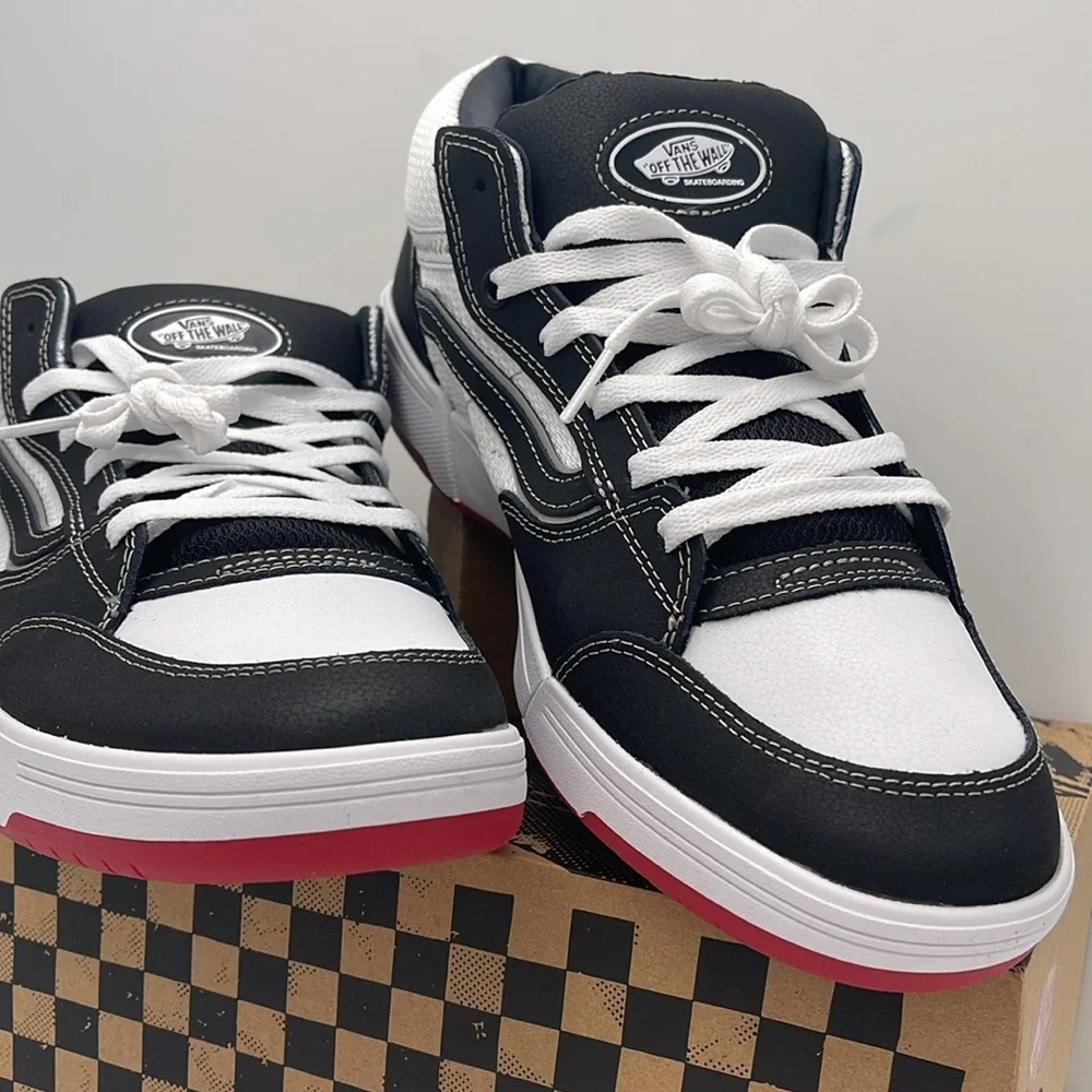 Vans Men’s Zahba Mid Black/White/Red
VN000CBSBWT Sneakers - Picture 5 of 16